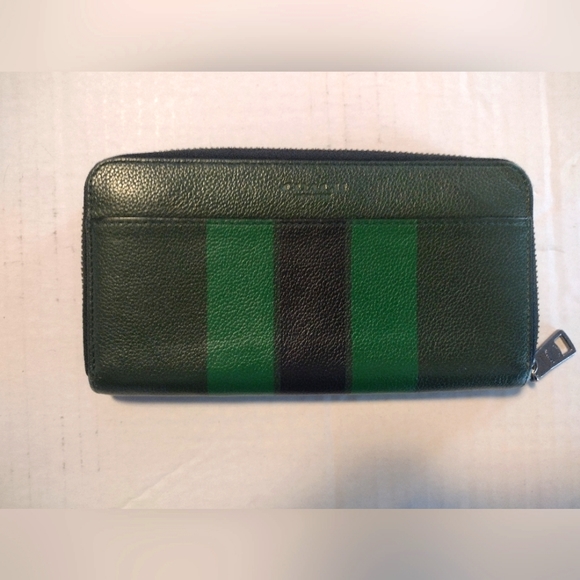 Coach wallet - Picture 1 of 6